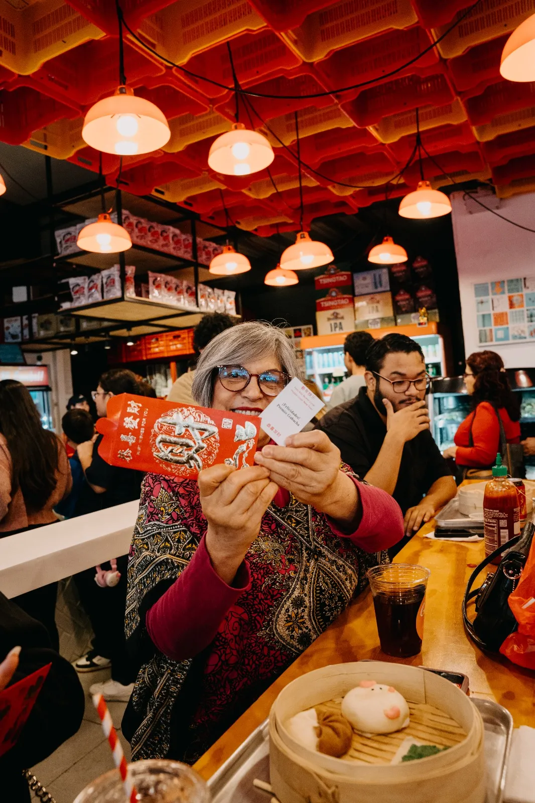 CLIENTA FELIZ EN AGROCHINA EXPRESS GUATEMALA